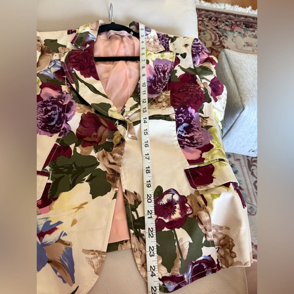R.E.D Valentino Cream Floral Blazer with Berry and Purple Blooms - Picture 11 of 12